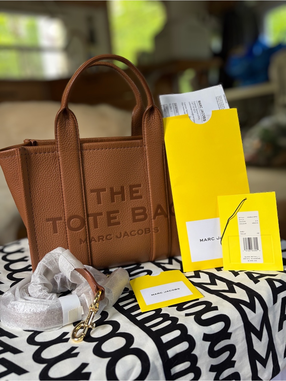 Marc Jacob’s The Leather Small Tote Bag Authentic in Argan Oil